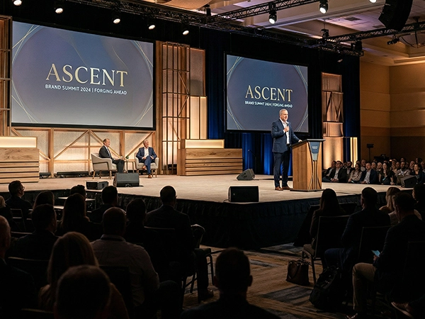 Décor événementiel — scène corporate