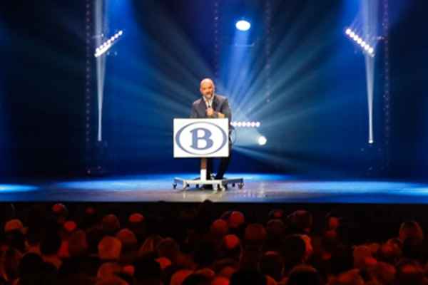 Production scénique — Art Media Entertainment